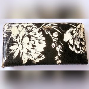 Guess wallet